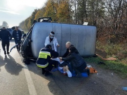 В Ровенской области перевернулось авто медиков, ехавших с ДТП