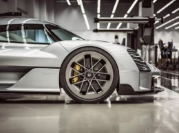 Porsche случайно засветил новый электрический кроссовер