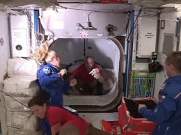 Корабль Crew Dragon с четырьмя астронавтами и Малышом Йодой успешно пристыковался к МКС