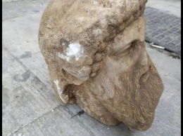 В Афинах нашли голову античной скульптуры Гермеса