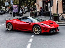 В Украине засняли крутой тюнингованный суперкар Ferrari
