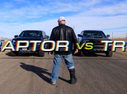 Ford F-150 Raptor против Ram 1500 TRX: драг-битва мощнейших пикапов планеты (ВИДЕО)