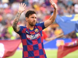 Барселона заплатит штраф из-за жеста Месси в память о Марадоне