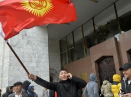 Чем отличаются протесты в Бишкеке и Минске, и при чем здесь РФ