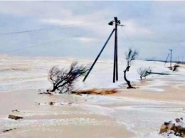 Шторм на Азовском море практически "съел" пляжи: берега не осталось (видео)