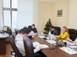 Депутаты горсовета обсуждают план работы на следующий год