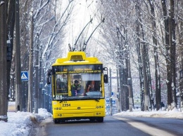 Не жди зря: как ездят троллейбусы после падения фонарей на Шулявском мосту