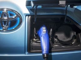 Toyota готовит электрокар с невероятно быстрой зарядкой