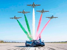 Суперкар Pagani Huayra Tricolore посвящен итальянским летчикам
