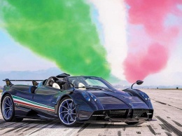 Pagani представила суперкар Huayra Tricolore в честь итальянских летчиков (ВИДЕО)