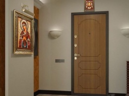 Защита для дома: какую икону надо повесить над входной дверью