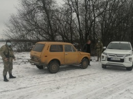 На российско-украинской границе "умные камеры" запечатлели передачу круглой суммы денег
