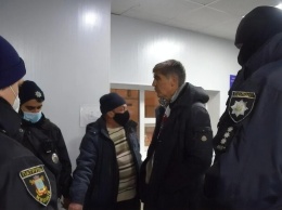 В Николаеве полиция задержала экс-нардепа: он пытался сбежать на машине, его догнали и разбили в кровь лицо - СМИ