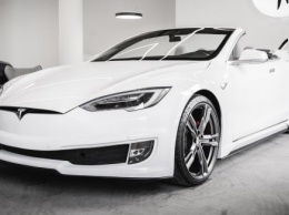 Tesla Model S превратили в роскошный кабриолет