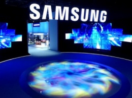 Samsung запатентовала смартфон-слайдер с растягиваемым экраном