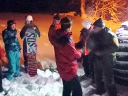 Пятерых туристов спасли в Карпатах в последний день января (ФОТО)