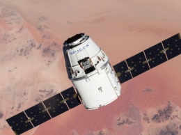 SpaceX собирается полноценно заняться запуском гражданских лиц в космос в конце года