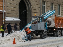 На дорогах Харькова работают около 80 снегоуборочных машин