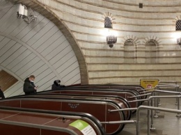 На метро «Золотые ворота» отремонтировали эскалаторы за 43 миллиона