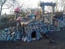 Сказочные скульптуры художника с Тернопольщины привлекают туристов