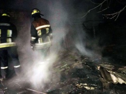 Ночью криворожские спасатели выезжали на два пожара