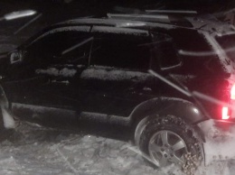 Спасатели Покрова вытащили внедорожник с пассажирами и ребенком из снежного заноса