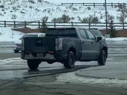 Новый Chevrolet Silverado заметили на тестах (ВИДЕО)