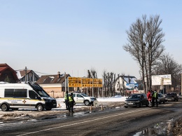На въезде в Ивано-Франковск работают 16 карантинных блокпостов