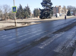 Щебень, грязь, и пыль: в Никополе после снега остались грязные дороги, которые никто не чистит