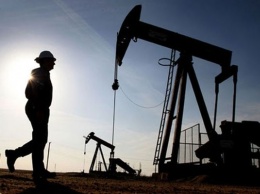 Мировые цены на нефть упали на фоне наращивания запасов в США