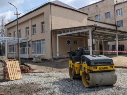 В больнице под Харьковом завершают капитальный ремонт приемного отделения