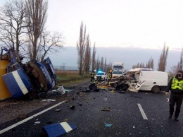 Разбился микроавтобус, везший в Одессу шесть умерших от коронавируса: погиб водитель