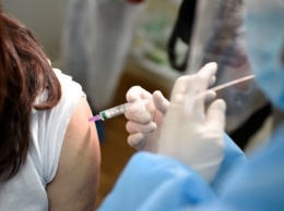 Вакцинация в Украине: больше всего COVID-прививок получили две возрастные группы