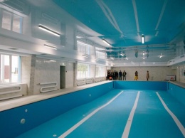 В Изюме построили новый бассейн