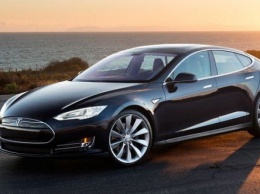 Tesla Model S на автопилоте врезалась в полицейский Ford Explorer