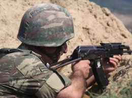 Азербайджан и Армения вновь начали стрельбу: один военнослужащий погиб