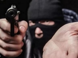 В Днепропетровской области мужчина ворвался в дом, избил хозяина металлической трубой и украл деньги