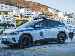 Греческая полиция получила свой первый электромобиль - Volkswagen ID.4