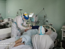Пациент со 100% поражением легких из-за COVID-19 и операция для 2-летней девочки: в больнице Мечникова рассказали о ситуации с пандемией
