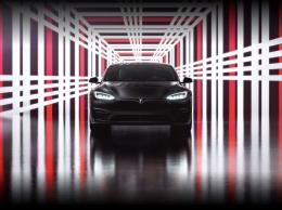 Флагманская версия Tesla Model S поступила в продажу