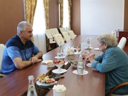 Сергей Аксенов встретился с экс-советником президента США Сюзанной Масси