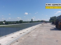 На дороге Харьков - Симферополь - Алушта - Ялта отремонтировали две консольные подвески моста