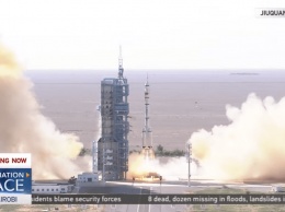 Китай впервые отправил экипаж на свою новую орбитальную станцию