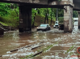 Ливни вызвали наводнения по всему миру. Как с потопами борются в Днепре