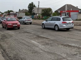 Стартовал ремонт дороги в Безлюдовке под Харьковом