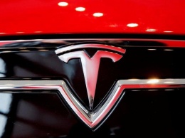 Tesla запустила первую в Китае зарядную станцию на солнечных батареях