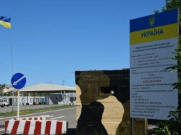 На КПВВ «Новотроицкое» пограничникам дважды пытались дать взятки