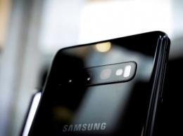 Смартфон с экраном-браслетом: компания Samsung запатентовала новую разработку (ФОТО)