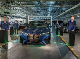На заводе BMW Group в Дингольфинге стартовал выпуск электрического BMW iX