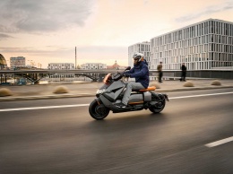 Новый BMW CE 04 - бесшумная революция в городской электрической двухколесной мобильности